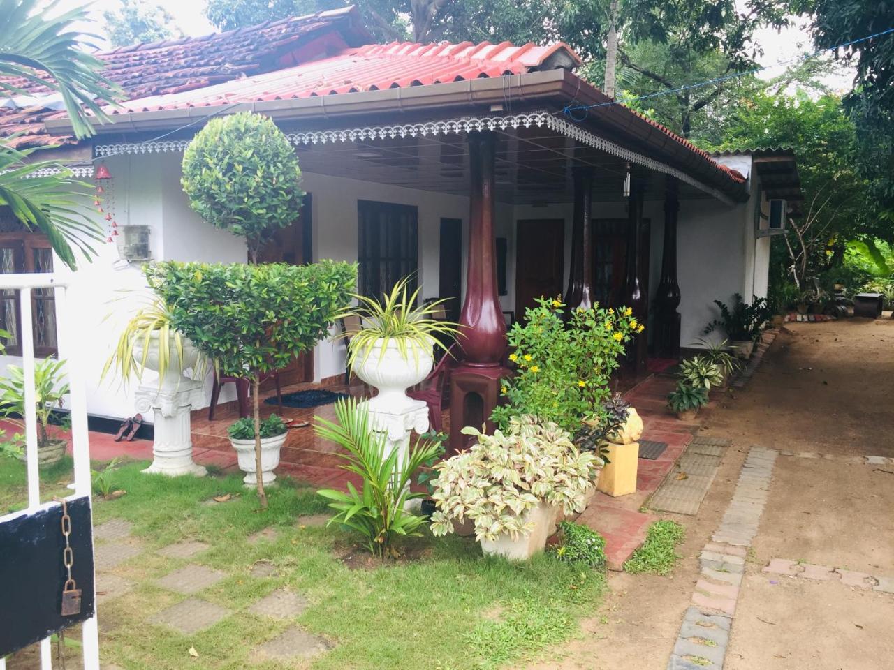 Malee Homestay Polonnaruwa Kültér fotó
